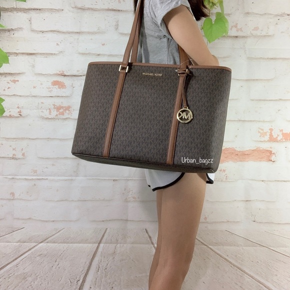 Michael Kors Sady Large Tote - Picture 4 of 8